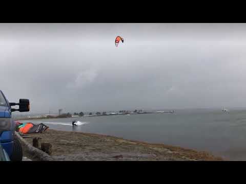 Accidental double kiteloop crash￼!!￼ Listen close and hear the death scream😉￼ #kiteloop