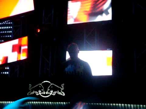 Darren Bailie, XL Infinity Party @ D'Embossa, Guatemala, June 12th, 2009. Video 3