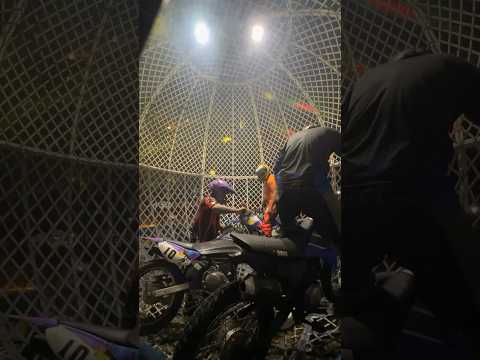 Acidente no Globo da Morte!