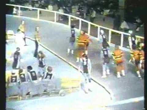 Womens Classic Roller derby fights - Bay bombers vs Jolters - part 1