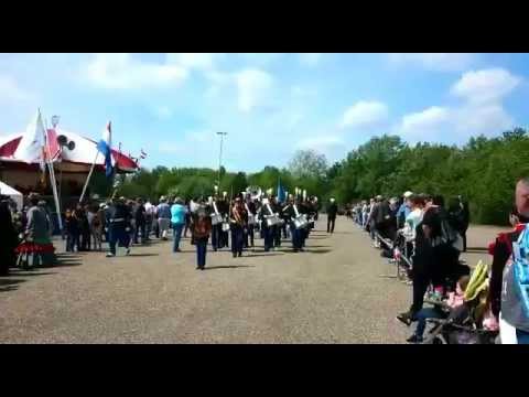 Binnenkomst Schuttersfeest Schaesberg 1 10-5-2015