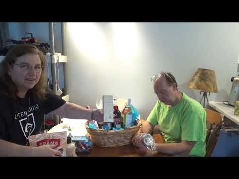 download lagu mp3 mp4 Beringer Gift Basket, download lagu Beringer Gift Basket gratis, unduh video klip Beringer Gift Basket