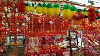 Chinese new year shopping in Singapore n2 market