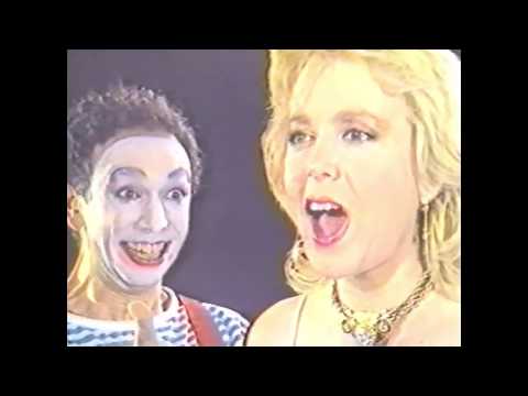 Video thumbnail for Atzuv Same’ach - עצוב שמח
