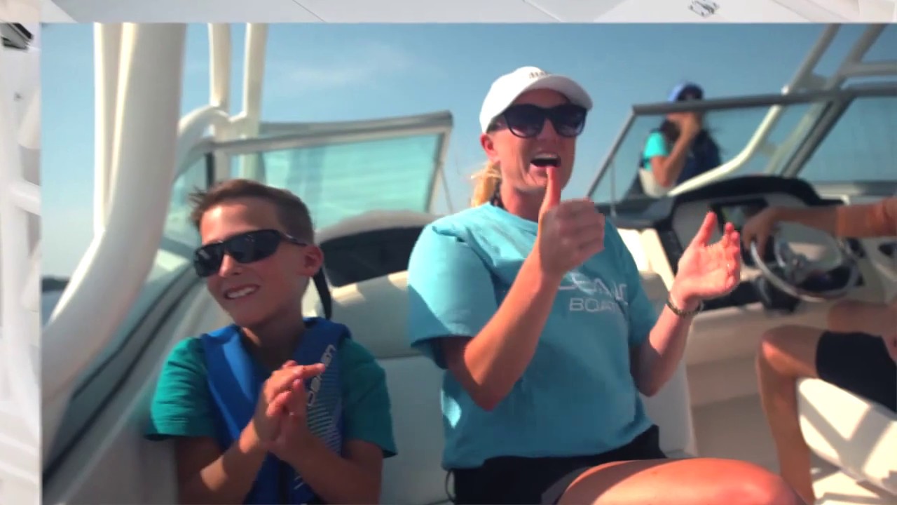 Robalo 247 Dual Console - Trailer