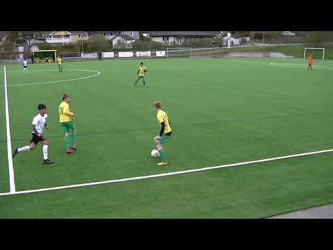 P2005-1A   BSK gul - Vasalund Stadshagen (2 -2) 200503 14:00  Bollstanäs IP1