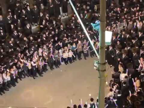 Bagleiten & Kiddush Levana Motzei Shabbos Sheva Brochos In Seret Viznitz - Kislev 5783