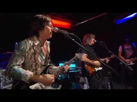 Standing On Shaky Ground - Barry Leef