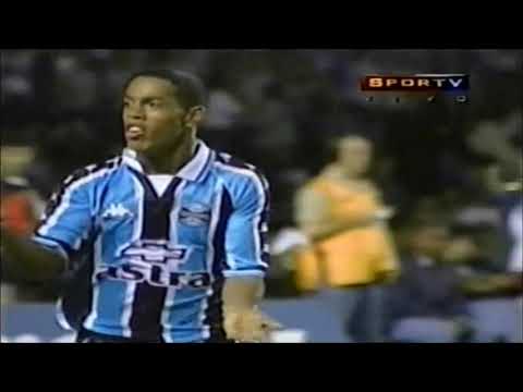 Ronaldinho vs Portuguesa (03/05/2000)