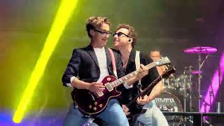 Download lagu McFly - Five Colours in Her Hair | Live in Vivary Park, Taunton mp3
