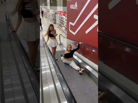 Can you do a split? 😈😏