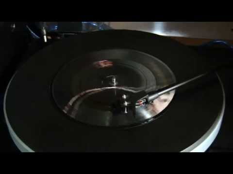 Queens of the Stone Age - Little Sister (Contradictator Remix) VINYL (HD)