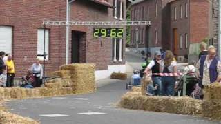 preview picture of video 'Blue Flame beim Seifenkistenrennen in Apweiler 2009'