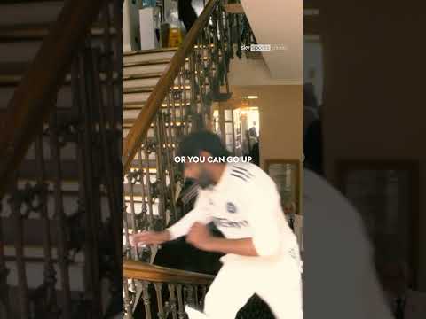 Nature calls for Jadeja at Lord's! 🚽