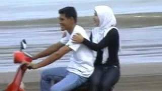 Download lagu Kelumbu biru mp3