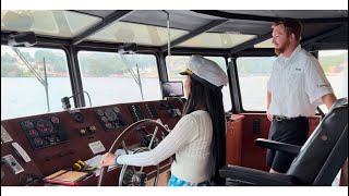 Captain Honeybee and the country cruise ship (bound for the Philippines )￼￼￼
