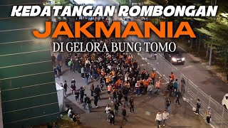 Download lagu KEDATANGAN ROMBONGAN JAKMANIA DI GELORA BUNG TOMO mp3