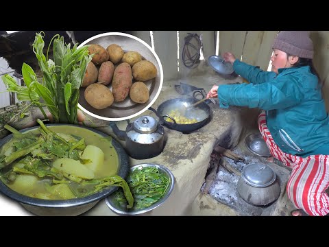 Kukur Daino & Potatos Recipe with rice Cooking, Eating in Village kitchen || Nepali Village Food