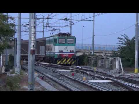 Cuneo 8/10/2018 E652 132 e E656 586 si incrociano sul ponte