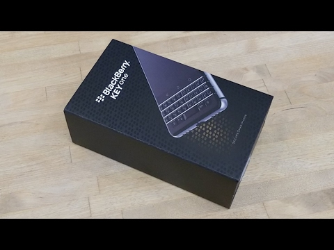 BlackBerry KEYone unboxing (live)