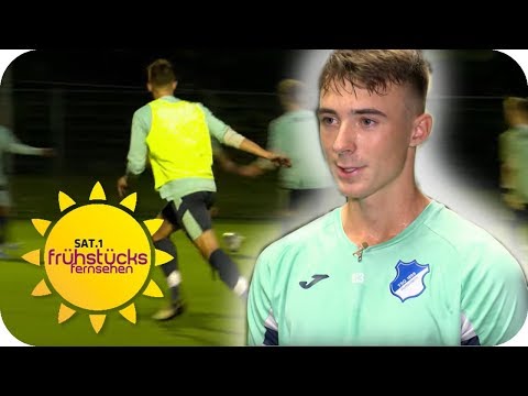 Traumjob Profi-Fussballer! Wie schwer ist der Weg in die Bundesliga? | SAT.1 Frühstücksfernsehen