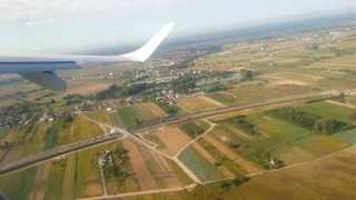 preview picture of video 'Lot Polish Airlines Embraer E-195 Taking Off from Warsaw Chopin Airport'