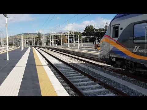 Treno Regionale Pop ETR 104 051 Regionale 3684 Reggio di Calabria Centrale-Cosenza