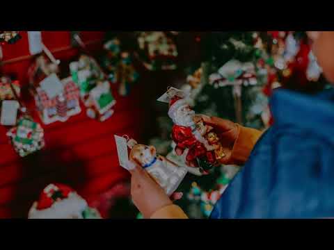 Santa, Hold On - Made Of Snow 🎄 Christmas song