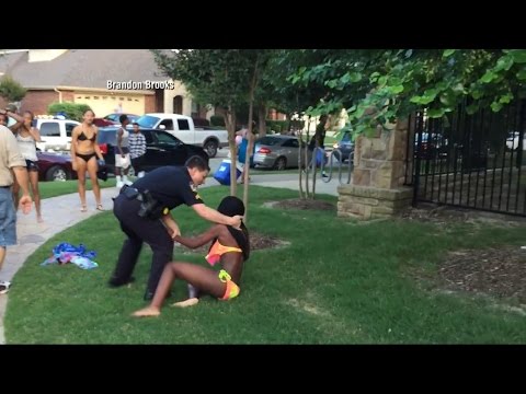 , title : 'Texas Cop Resigns After Pool Party Confrontation Video Goes Viral