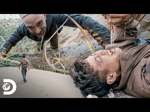 They find water just before they collapse | Ed Stafford: Against All Odds | Discovery Latin America