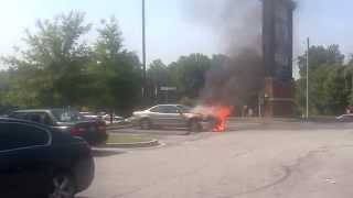 preview picture of video 'Car Fire at Walgreens in South Atlanta'