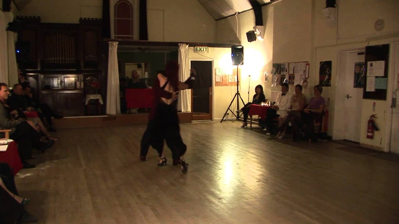 2010 Sept - Valeria Sol Alvarez y Sebastián Acosta en Cheltenham - Agarrate Catalina