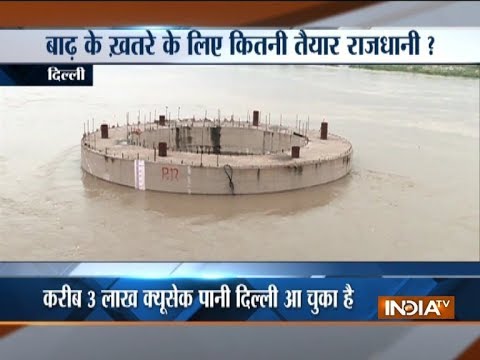 Yamuna river crosses danger mark after 11 lakh cusec water released from Hathni Kund barrage Video