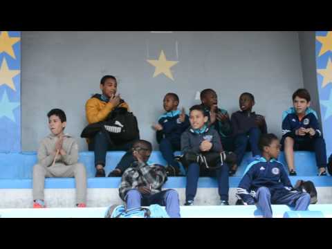 download lagu mp3 mp4 El Paparazzo, download lagu El Paparazzo gratis, unduh video klip El Paparazzo