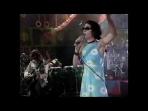 2/3 - Marisa Monte "Panis Et Circenses" no VMB 1995 (MTV)