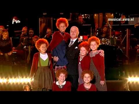 Musical Sing-a-Long 2012 - Annie