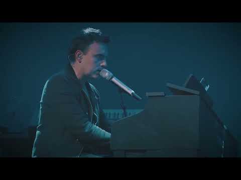 Take me home/Retrato/Black hole sun - live at the Porto Seguro Theater