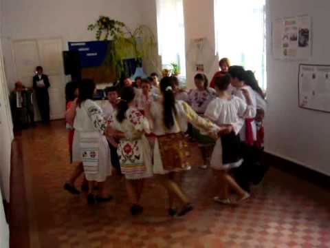 suita de dansuri populare moldovenesti(verejeni).avi