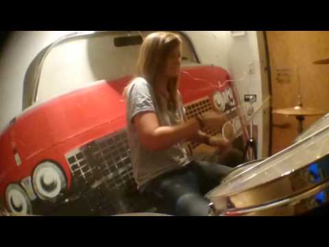 Halápi Katinka - Wellhello x Halott Pénz - Emléksz