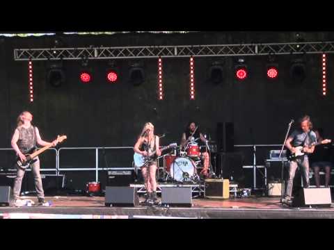 GRACE SOLERO - St Ives - live at Oakwell Festival