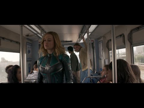 Captain Marvel Chase the Skrull