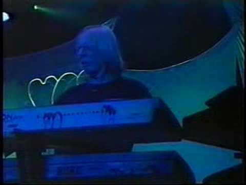 Yes In Camden '02 - "Don't Kill The Whale"