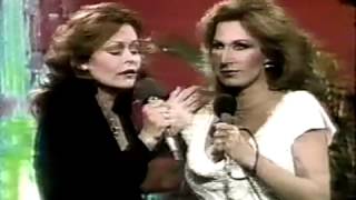 Rocío Dúrcal y Rocío Jurado - Amanecí en Tus Brazos [Dueto completo]