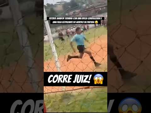 Juiz foge desesperado! 😱 #futebolamador #funny #reaction