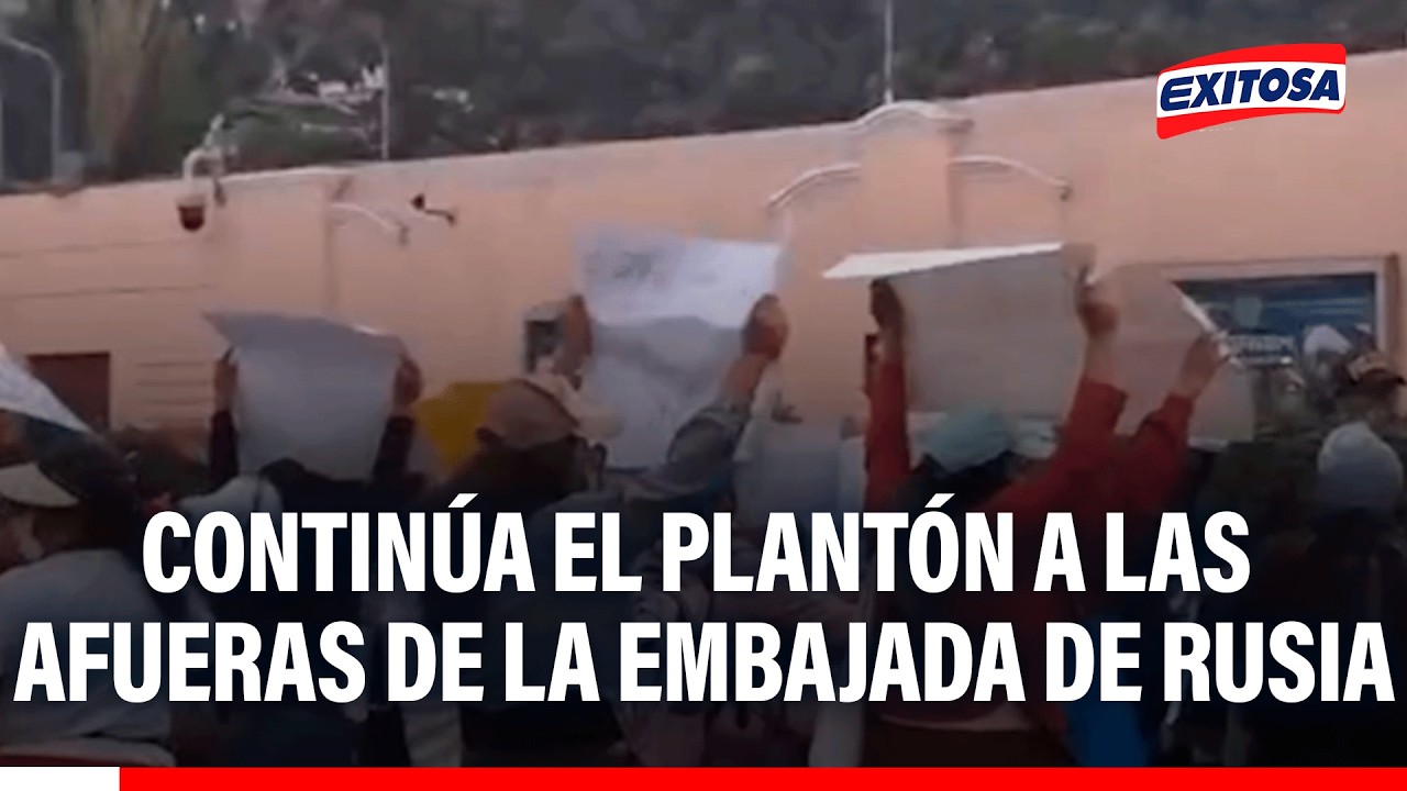 🔴🔵 Familiares de peruanos en Rusia continúan plantón frente a la embajada por más de tres horas