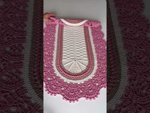 Tapete gracioso oval em crochê, link da vídeo aula na descrição