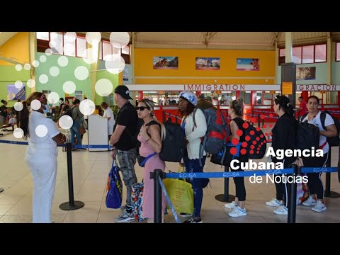 Arribó a Camagüey primer vuelo con cubanos varados en Haití