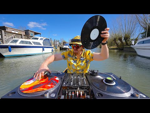 Mixing records on my kayak... (Vinyl-Only House Set)