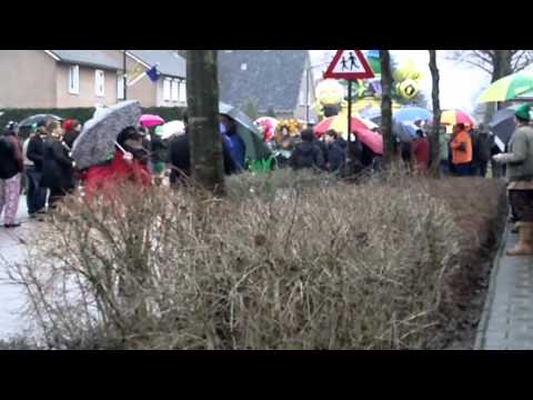 Optocht in Velp van de Zandkruiers