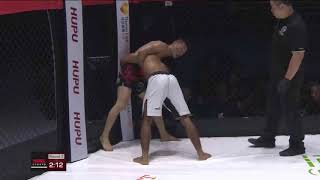 全场沸腾！中国小伙在比赛最后时刻，连续重拳强势KO印度选手！